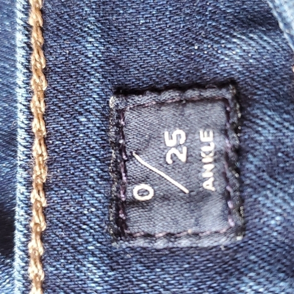 Lucky Brand distressed ankle jeans size 0/25 straight leg preowned - Picture 3 of 11